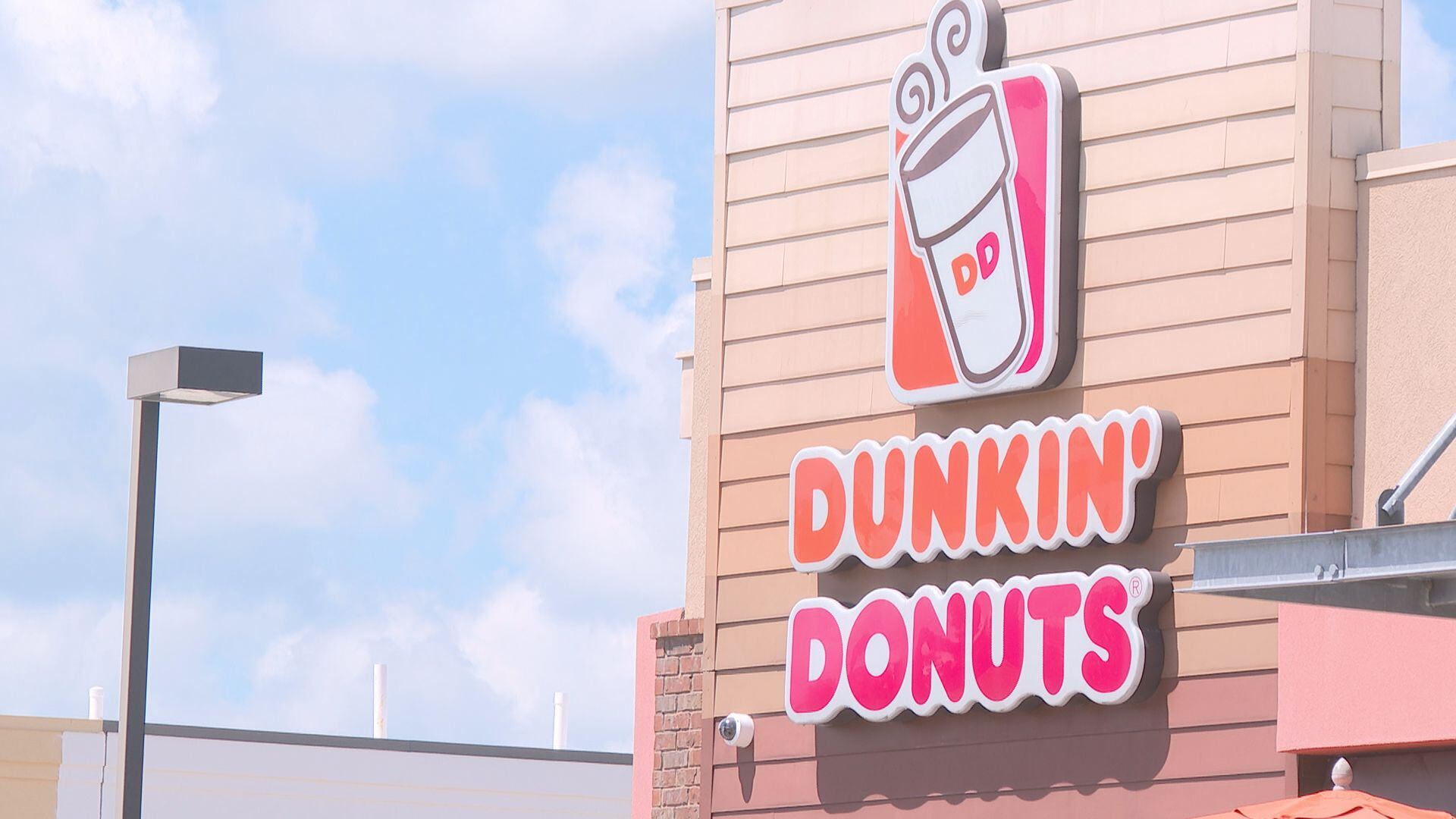 Two now-former Ky. Dunkin' Donuts employees accused of stealing thousands - Vimarsana News