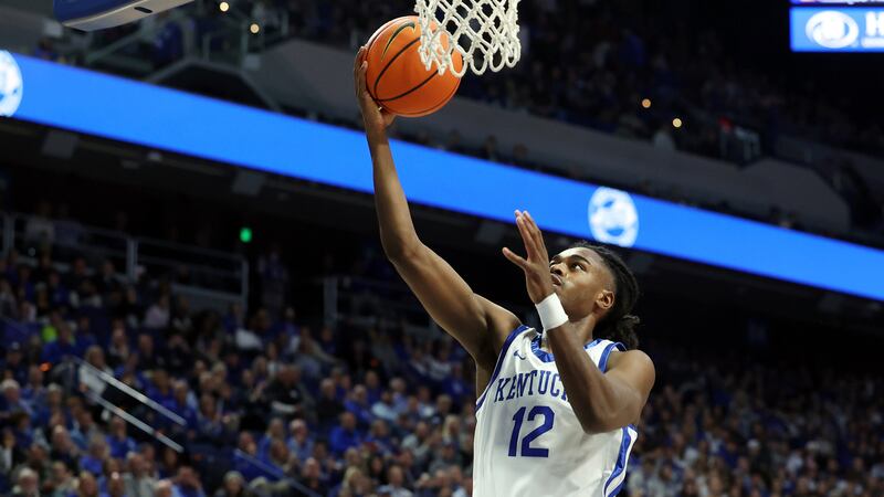 Kentucky's Antonio Reeves shoots against Texas A&M-Commerce during the first half of an NCAA...